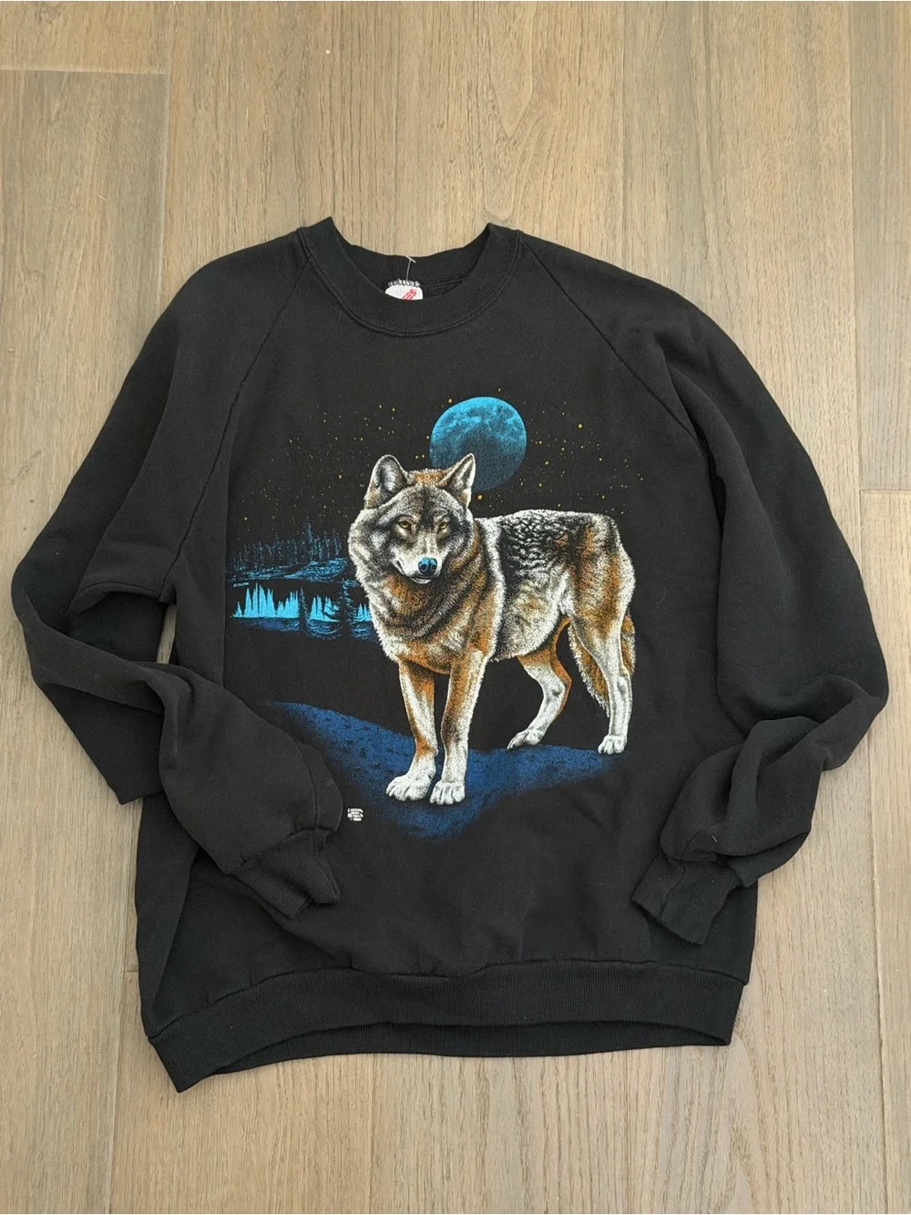 Black Wolf Graphic Crewneck Sweatshirt - unisex XL 90s vintage funky find